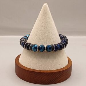 Vintage Dark Blue to Medium Blue Glass Bead Stretch Bracelet with Silver Spacers